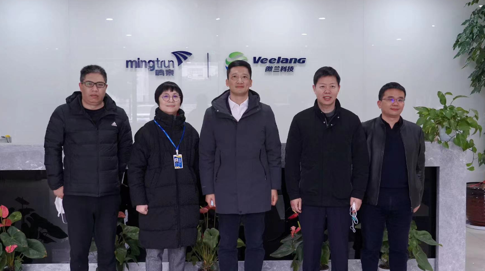 西湖區(qū)委常委、副區(qū)長施科琦一行蒞臨浙大鳴泉調研指導